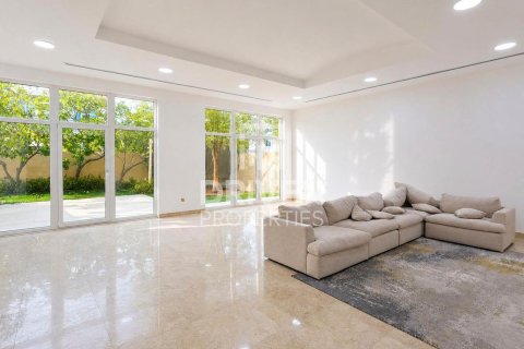Vila u gradu The Villa, Dubai, UAE 6 spavaće sobe, 668.25 m2 Br. 768219