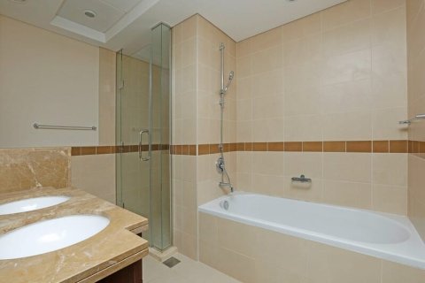 Apartamento en alquiler en Downtown Dubai (Downtown Burj Dubai), Dubai, EAU 1 dormitorio, 79 m2 № 722811 - foto 11