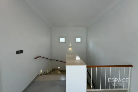 Villa te huur in Meadows, Dubai, VAE 5 slaapkamers, 391 vr.m., nr 738217 - foto 6