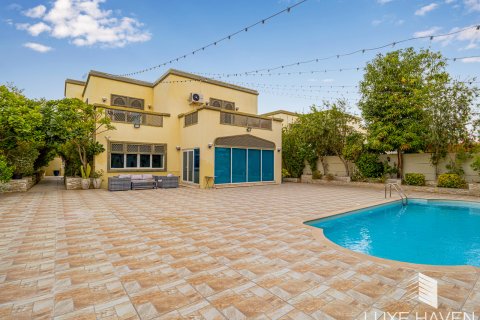 Villa i Jumeirah Park, Dubai, UAE 4 soveværelser, 402.73 kvm № 571377