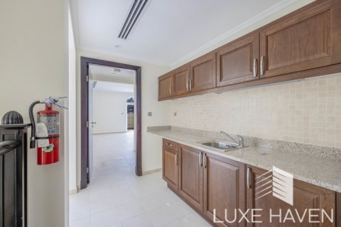 Vila u Jumeirah Park, Dubai, UAE 4 spavaćih soba, 402.73 m2 Br. 571372 - fotografija 7