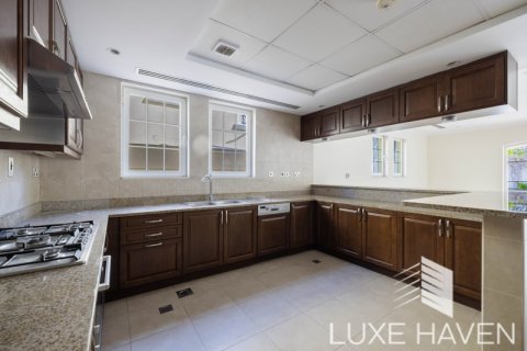 Vila u Jumeirah Park, Dubai, UAE 4 spavaćih soba, 402.73 m2 Br. 571372 - fotografija 5