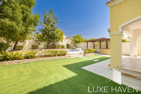 Villa asukohaga Jumeirah Park, Dubai, AÜE: 4 magamistoaga, 402.73 m² Nr 571374
