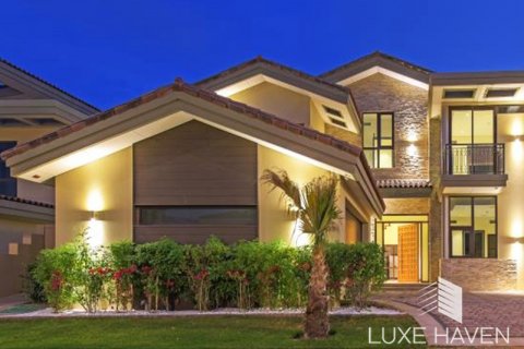 Villa til salg i Jumeirah Golf Estates, Dubai, UAE 5 soveværelser, 522.58 kvm № 571375 - foto 24