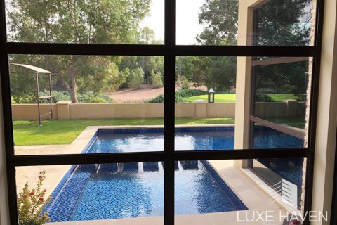Villa til salg i Jumeirah Golf Estates, Dubai, UAE 5 soveværelser, 522.58 kvm № 571375 - foto 10
