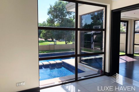 Villa til salg i Jumeirah Golf Estates, Dubai, UAE 5 soveværelser, 522.58 kvm № 571375 - foto 8