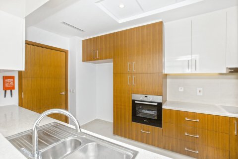 Appartamento in affitto a The Hills, Dubai, EAU 2 camere da letto, 148 mq. № 738684 - foto 3