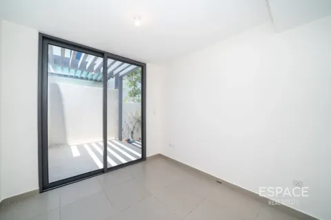 Villa sa Dubai Hills Estate, UAE 4 silid-tulugan, 231 sq.m. № 738357 - larawan 6