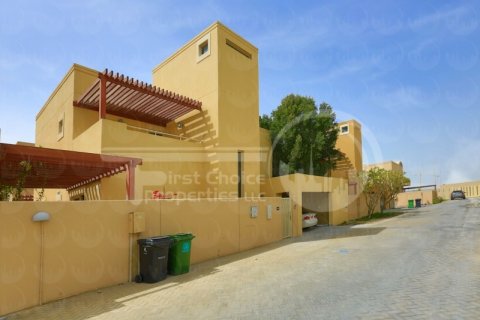 Villa in Al Raha Gardens, Abu Dhabi, UAE 3 bedrooms, 239.8 sq.m. № 406790
