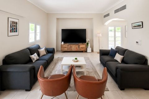Villa sa Meadows, Dubai, UAE 3 silid-tulugan, 317.26 sq.m. № 750016 - larawan 2