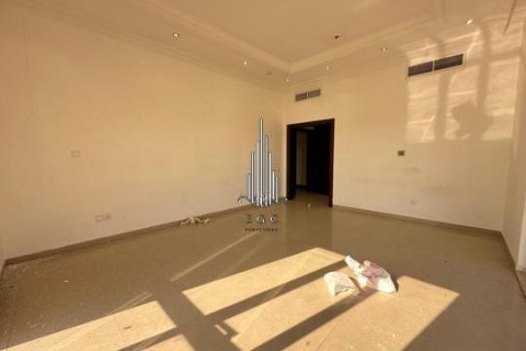 Villa para arrendamento em Al Bateen, Abu Dhabi, EAU 7 quartos, 557.4 m2 № 544451 - foto 3