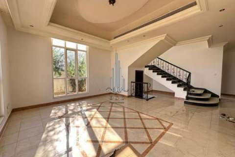 Villa para arrendamento em Al Bateen, Abu Dhabi, EAU 7 quartos, 557.4 m2 № 544451 - foto 12