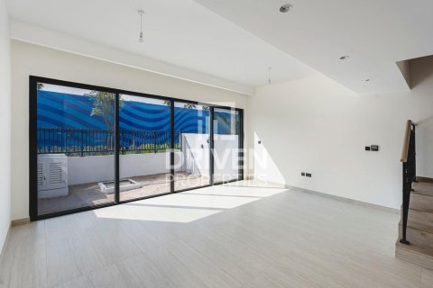 Adosado en Damac Lagoons, Dubai, EAU 4 dormitorios, 144 m² № 768145