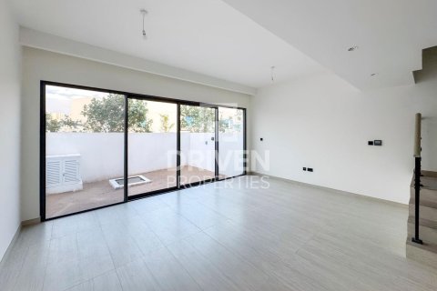Townhouse in Damac Lagoons, Dubai, UAE 4 bedrooms, 144 sq.m. № 768144 - photo 2