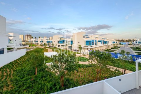 Adosado en Damac Lagoons, Dubai, EAU 4 dormitorios, 144 m² № 768144