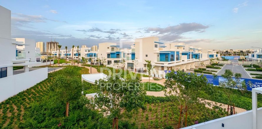 Townhouse in Damac Lagoons, Dubai, UAE 4 bedrooms, 144 sq.m. № 768144