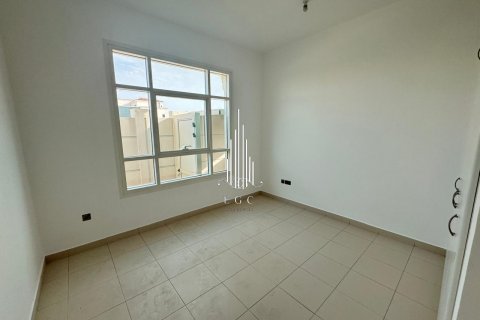 וילה להשכרה ב Khalifa City, Abu Dhabi, איחוד האמירויות  6 חדרי שינה, 836.1 מ"ר, מספר 476967 - תמונה 17
