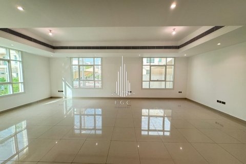 וילה להשכרה ב Khalifa City, Abu Dhabi, איחוד האמירויות  6 חדרי שינה, 836.1 מ"ר, מספר 476967 - תמונה 8