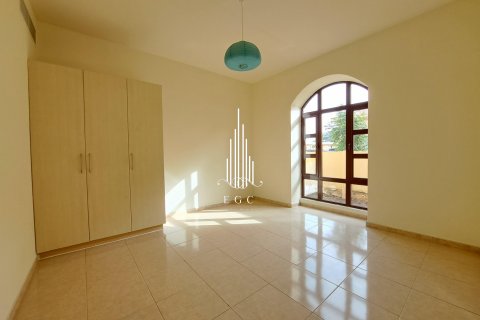 Villa in Sas Al Nakheel, Abu Dhabi, UAE 3 bedrooms, 208.6 sq.m. № 476966 - photo 8