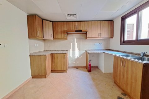 Villa in Sas Al Nakheel, Abu Dhabi, UAE 3 bedrooms, 208.6 sq.m. № 476966 - photo 10