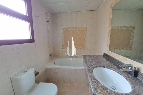Villa in Sas Al Nakheel, Abu Dhabi, UAE 3 bedrooms, 208.6 sq.m. № 476966 - photo 18