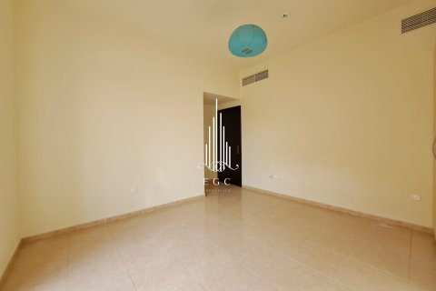 Villa in Sas Al Nakheel, Abu Dhabi, UAE 3 bedrooms, 208.6 sq.m. № 476966 - photo 7