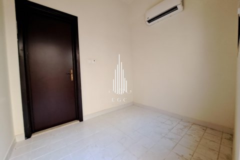 Villa in Sas Al Nakheel, Abu Dhabi, UAE 3 bedrooms, 208.6 sq.m. № 476966 - photo 12