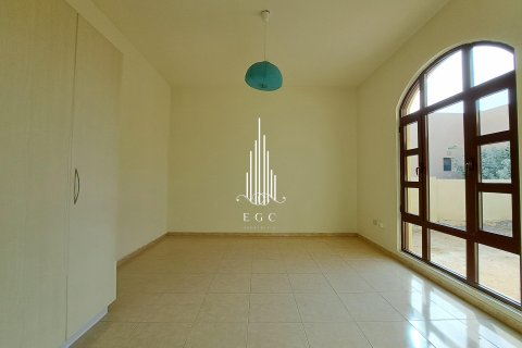 Villa in Sas Al Nakheel, Abu Dhabi, UAE 3 bedrooms, 208.6 sq.m. № 476966 - photo 6