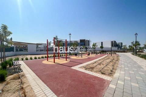 Villa para arrendamento em Dubai Land, Dubai, EAU 4 quartos, 230 m2 № 627061 - foto 16