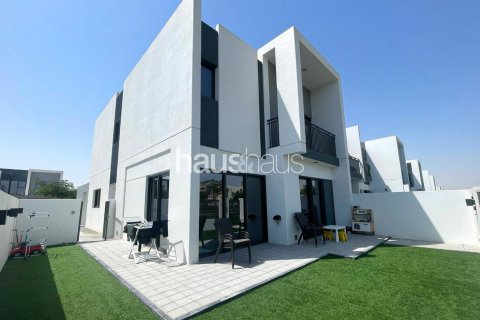 Villa a Dubai Land, Dubai, EAU 4 camere da letto, 230 mq. № 627061