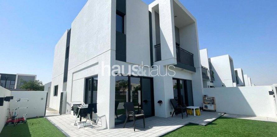 Villa em Dubai Land, Dubai, EAU 4 quartos, 230 m2 № 627061