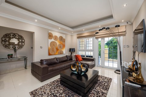 Müüa villa asukohaga The Villa, Dubai, AÜE: 4 magamistoaga, 569.5 m² Nr 748585 - pilt 13