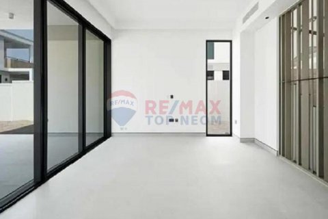 Villa para arrendamento em Tilal Al Ghaf, Dubai, EAU 4 quartos, 405 m2 № 477293 - foto 7