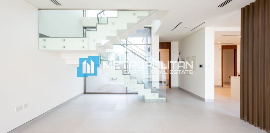 Townhouse în Abu Dhabi, EAU 3 dormitoare, 320.2 mp.  №692765