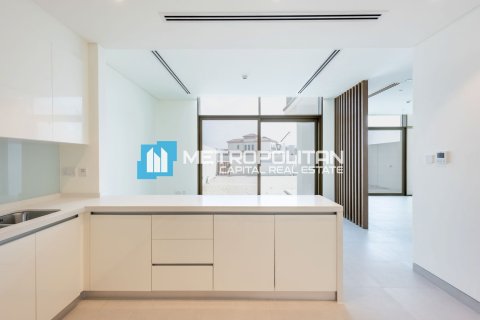 Townhouse de vânzare în Abu Dhabi, EAU 3 dormitoare, 320.2 mp.  №692765 - poză 5