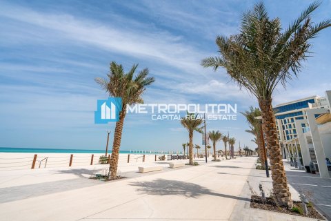 Radový dom na Saadiyat Island, Abu Dhabi, SAE 3 spálne, 305.2 m2 č. 692763 - Fotografia 31