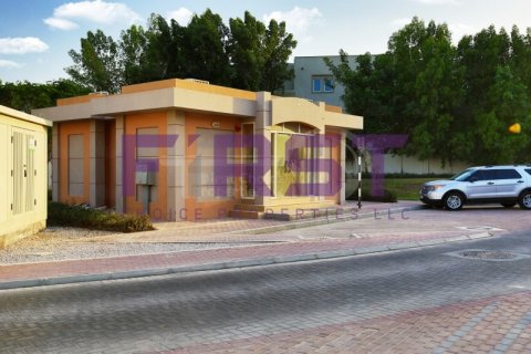 Vila di Abu Dhabi, UAE 3 bilik tidur, 225.2 meter persegi № 410581 - foto 15