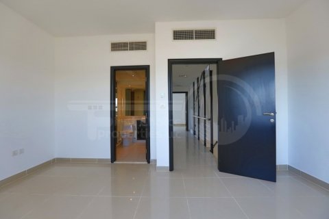 Vila di Abu Dhabi, UAE 3 bilik tidur, 225.2 meter persegi № 410581 - foto 11