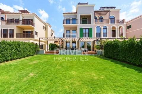 Вілла в Джумейра, Дубай, ОАЕ 5 спалень, 624.87м2 № 757075