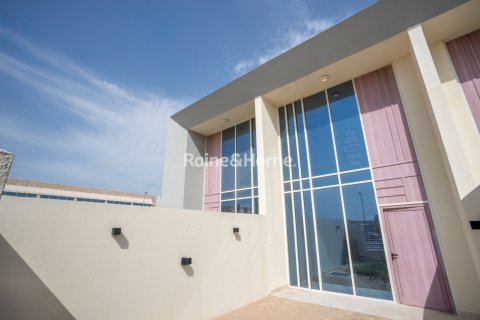 Villa à vendre à  Rukan, Dubai, EAU 2 chambres, 79.3 m2 № 707568 - photo 2