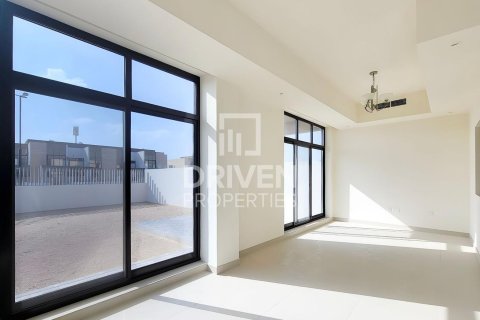 Casa urbana para arrendamento em Mohammed Bin Rashid City, Dubai, EAU 4 quartos, 55387.96 m2 № 765676 - foto 3