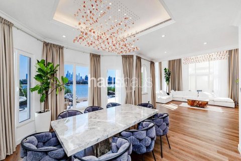 Vilë në Palm Jumeirah, Dubai, Emiratet e Bashkuara Arabe 5 dhoma gjumi, 465 m2. № 627026 - Foto 3