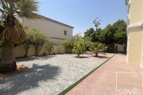 Villa à louer à Jumeirah Village Triangle, Dubai, EAU 2 chambres, 639.17 m2 № 755338 - photo 4