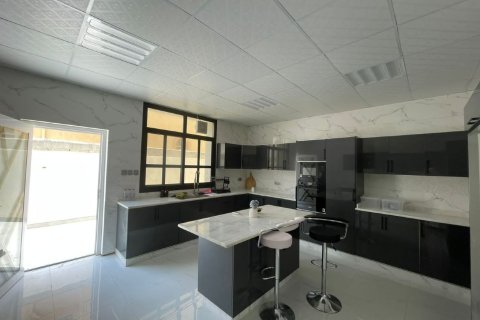 Villa zum Verkauf in Ras Al Khaimah, VAE 6 Schlafzimmer, 929 m2 Nr. 734671 - Foto 3