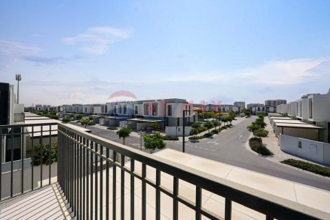 Adosado en Al Furjan, Dubai, EAU 4 dormitorios, 336 m² № 566564