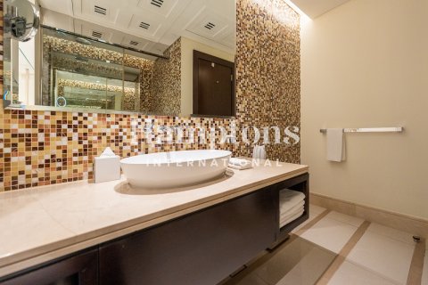 Apartment in Downtown Dubai (Downtown Burj Dubai), UAE 1 bedroom, 68.74822000 sq.m. № 759939 - photo 7