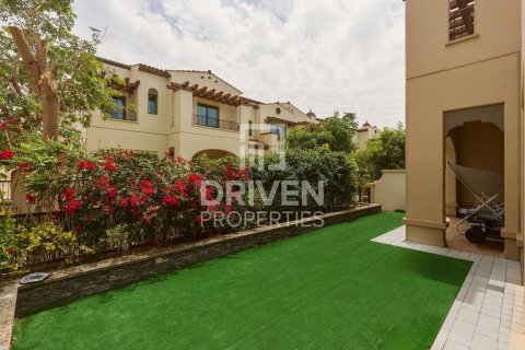 Villa in Mirdif, Dubai, VAE: 3 Schlafzimmer, 267 m2 Nr. 757327