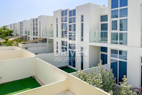 Villa til leje i Dubai, UAE 4 soveværelser, 151.8 kvm № 757322 - foto 12