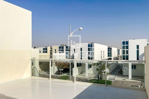 Villa til leje i Dubai, UAE 4 soveværelser, 151.8 kvm № 757322 - foto 7