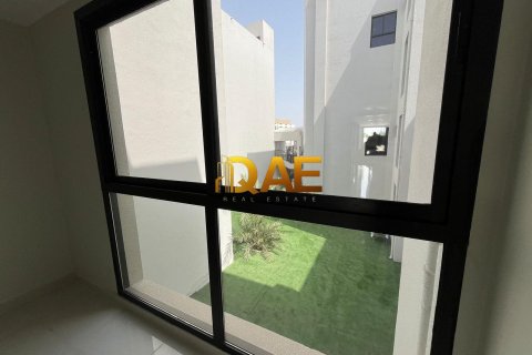 Villa in Mirdif, Dubai, UAE 4 bedrooms, 144.2 sq.m. № 517857 - photo 15
